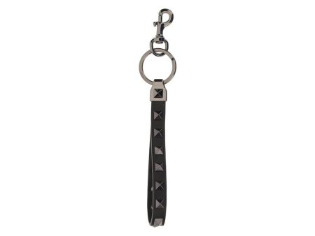 Valentino Garavani Rockstud Embellished Leather Key Ring with Metal Ring Design For Sale